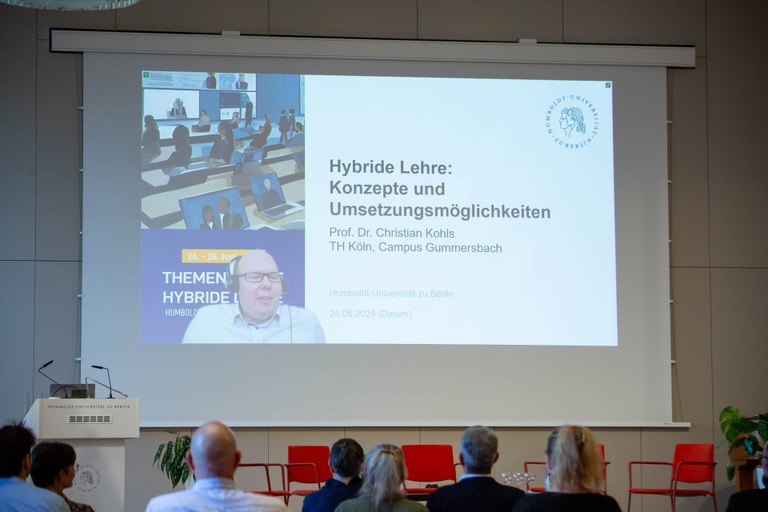 4_hybride_lehre_eröffnung_senatssaal_24.06.2024_stefan_klenke-0863.jpg