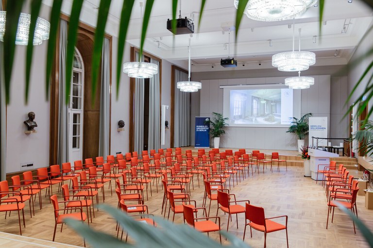 Der rekonstruierte und renovierte Senatsaal Januar 2024 am Tag der Wiedereröffnung (Foto: Stefan Klenke)